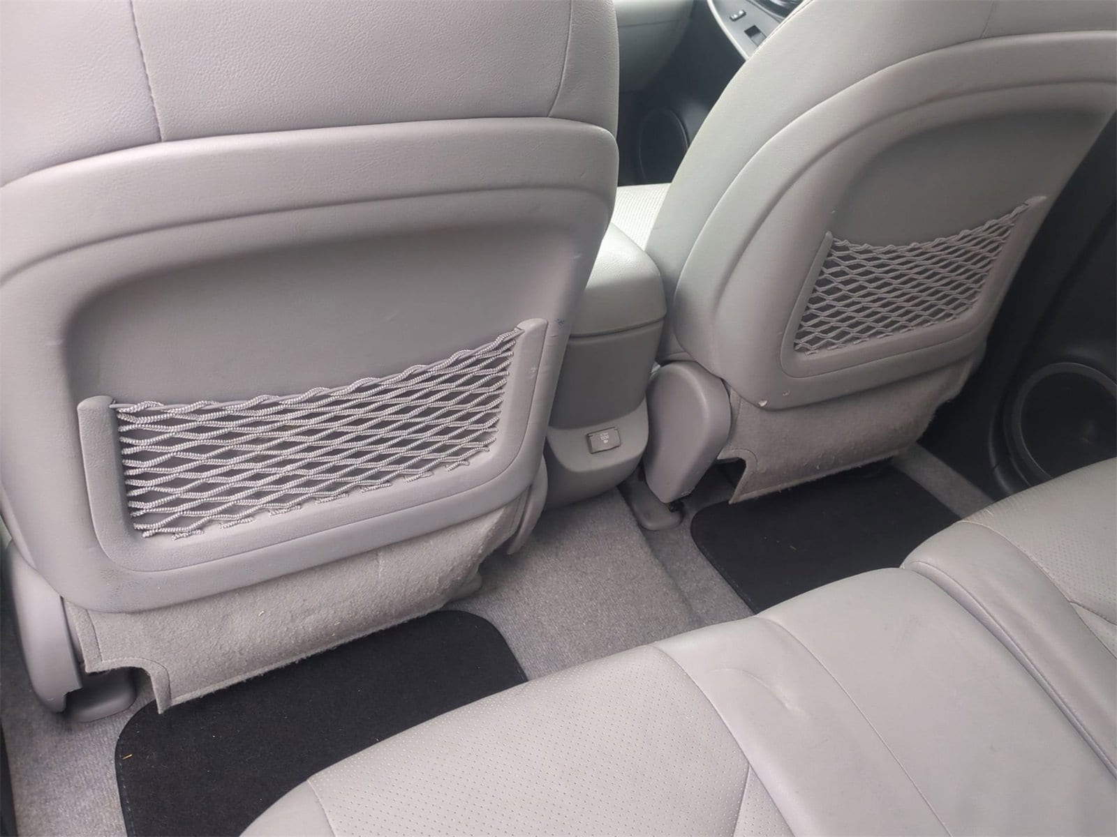 Thumbnail: 2011 Toyota RAV4 - 18