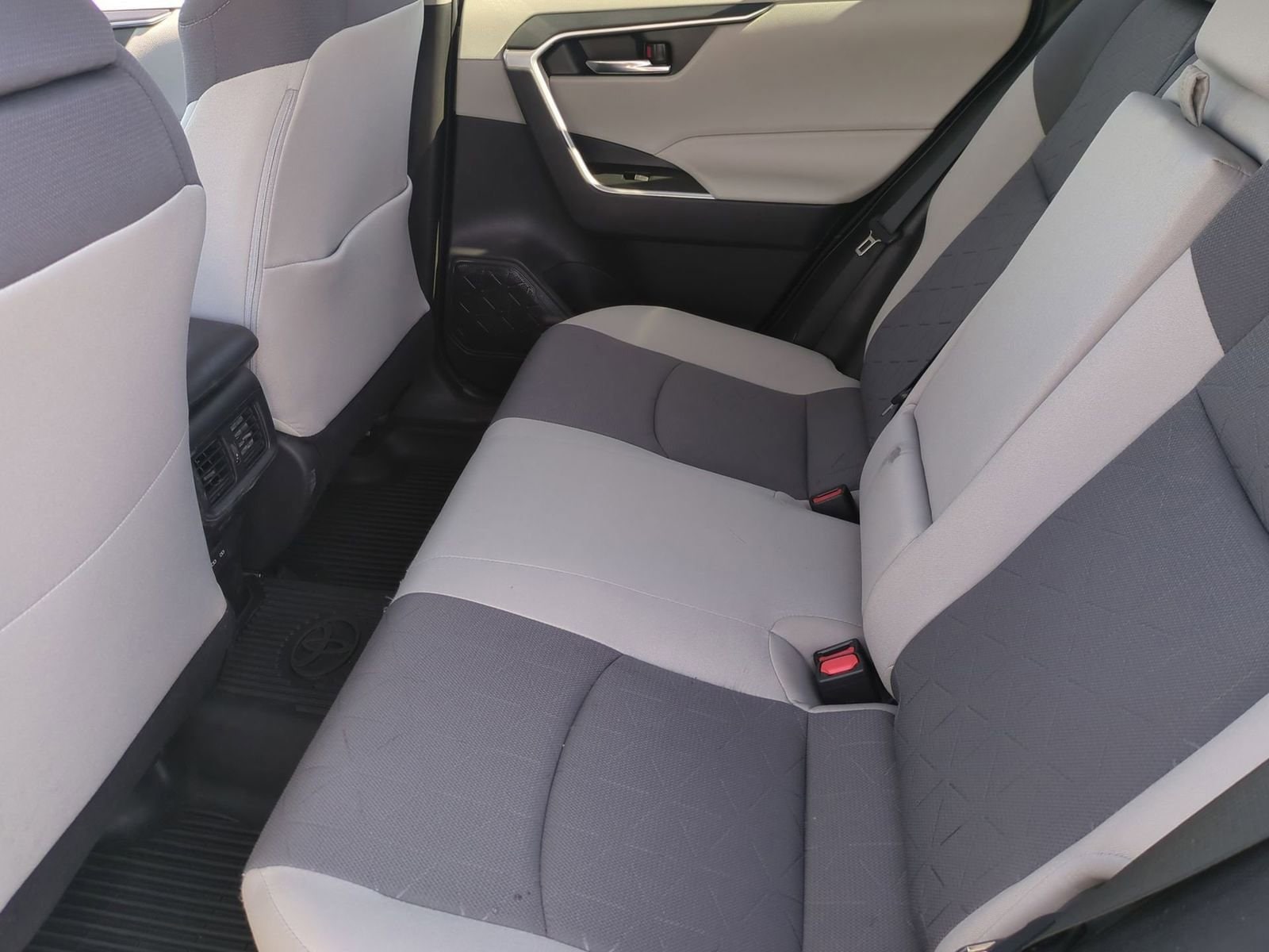 Thumbnail: 2023 Toyota RAV4 - 20