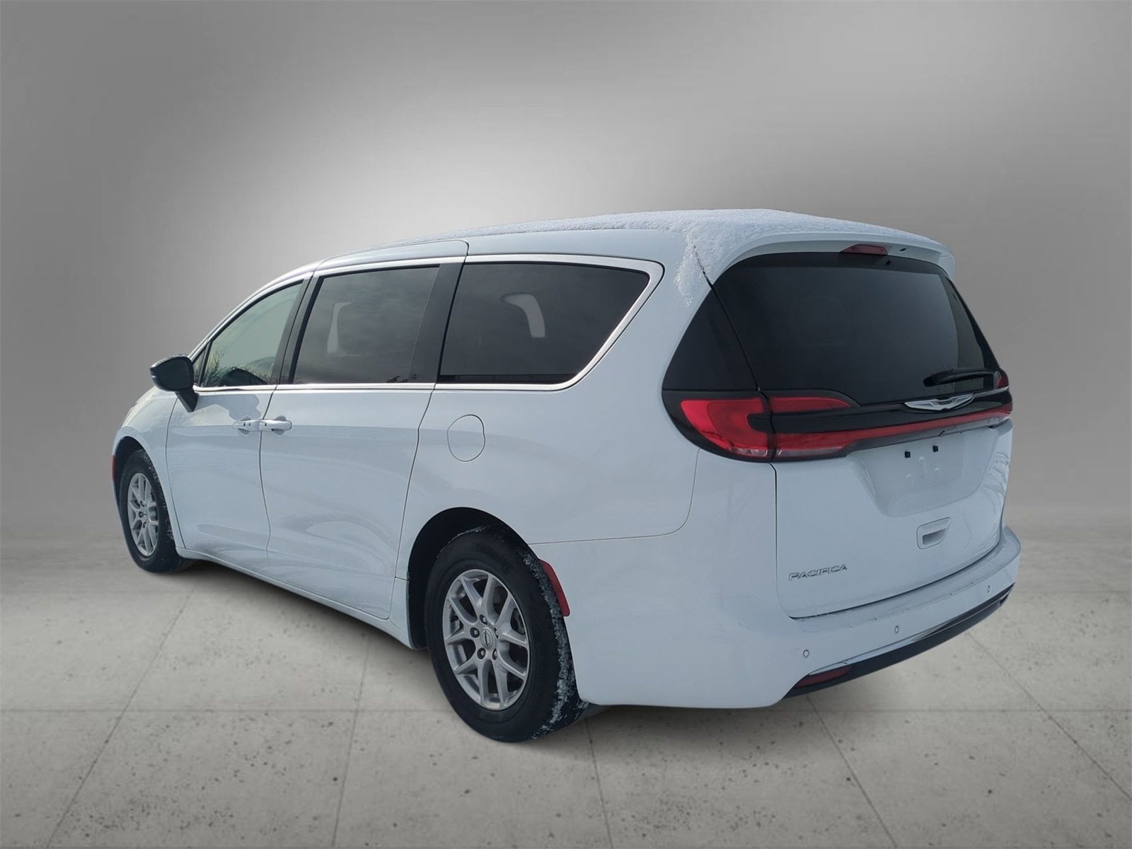 Thumbnail: 2024 Chrysler Pacifica - 6