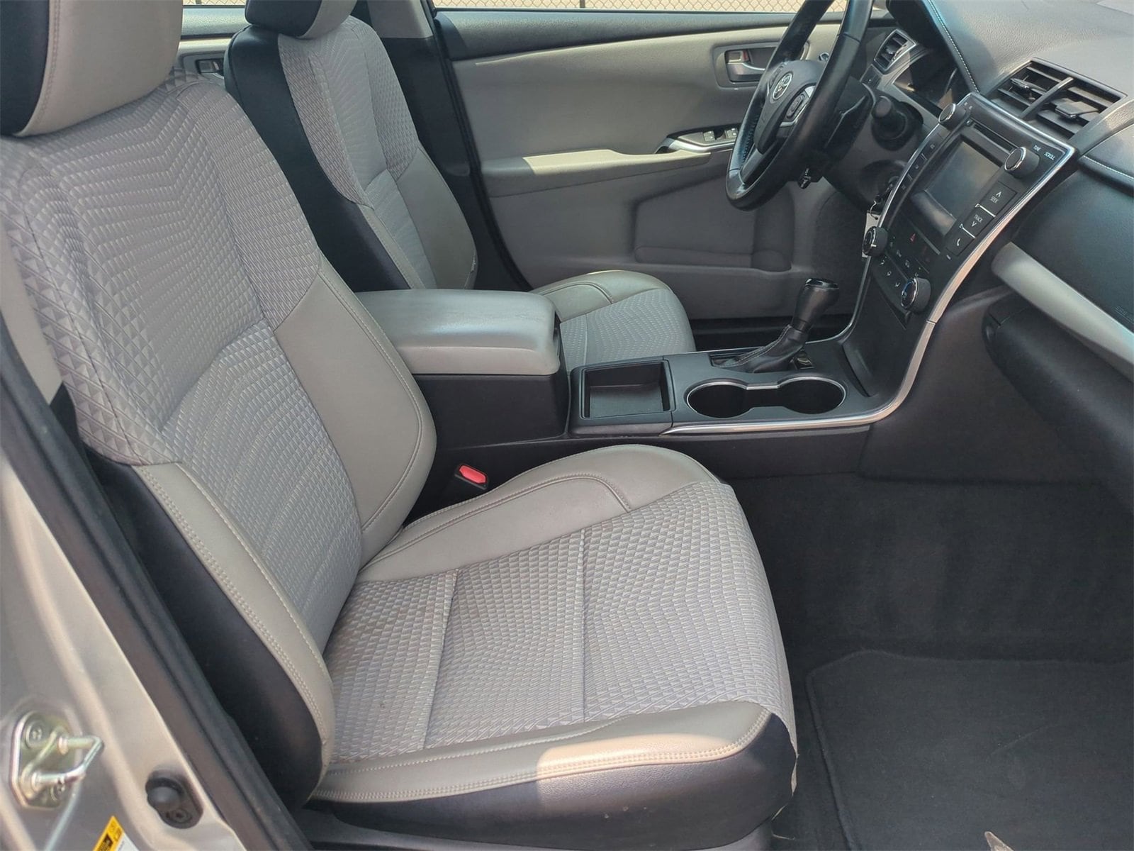 Thumbnail: 2015 Toyota Camry - 21