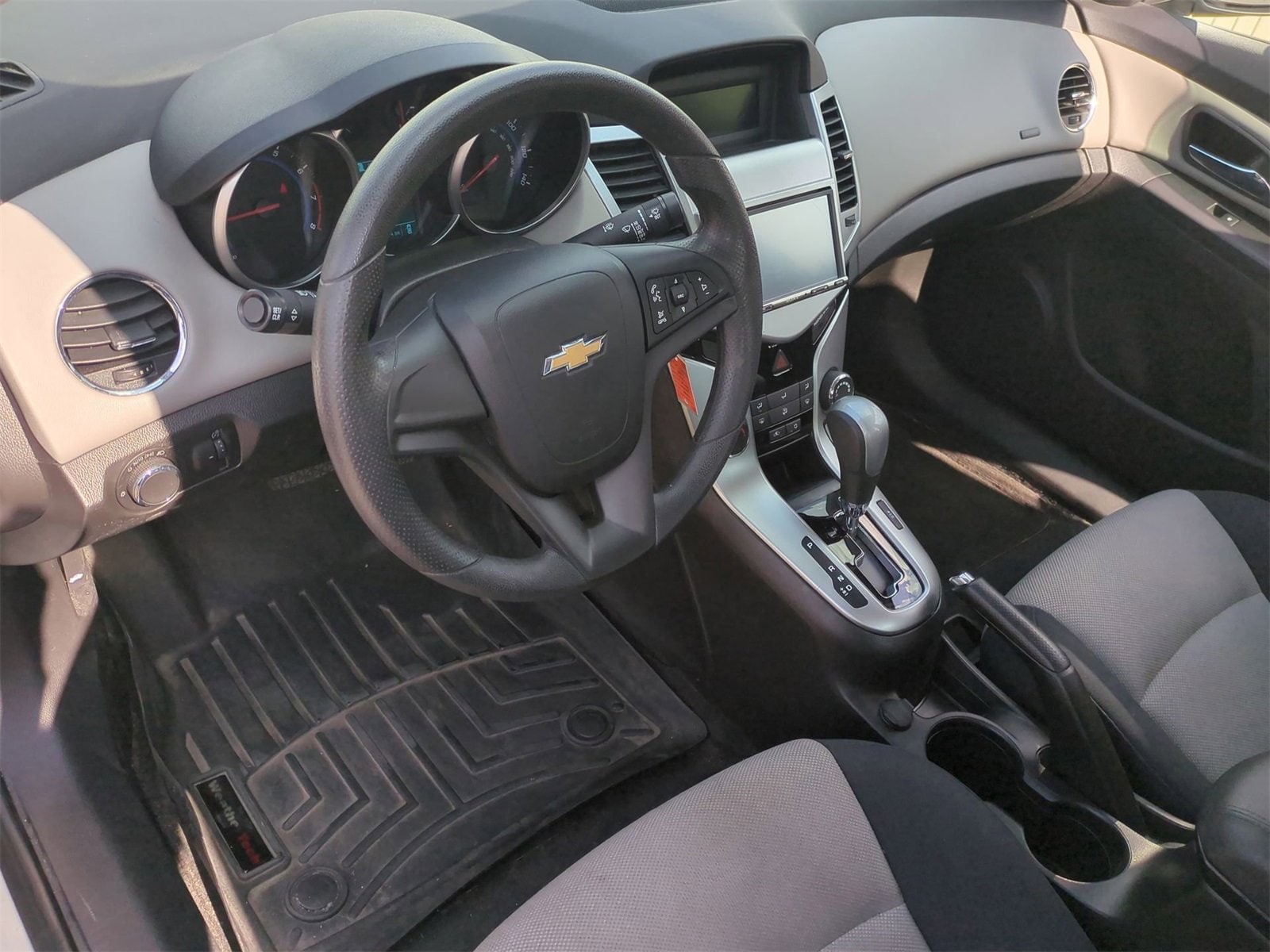 Thumbnail: 2016 Chevrolet Cruze - 10