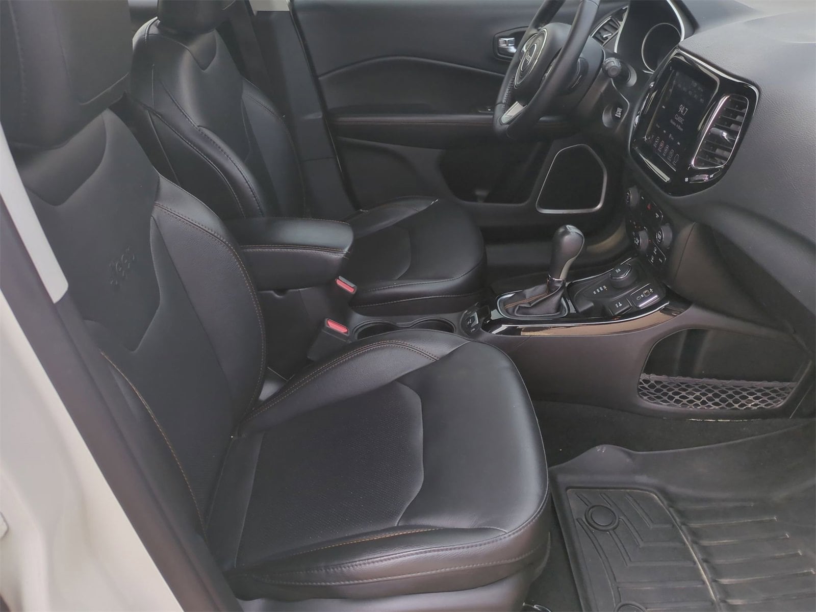 Thumbnail: 2020 Jeep Compass - 23