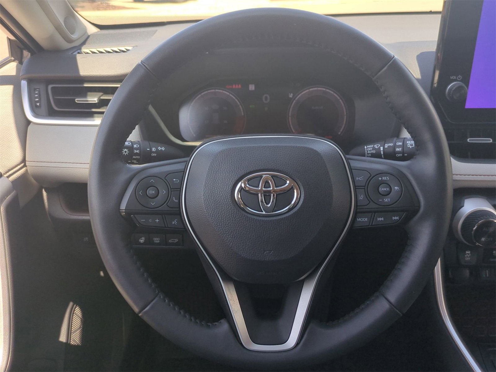 Thumbnail: 2023 Toyota RAV4 - 24