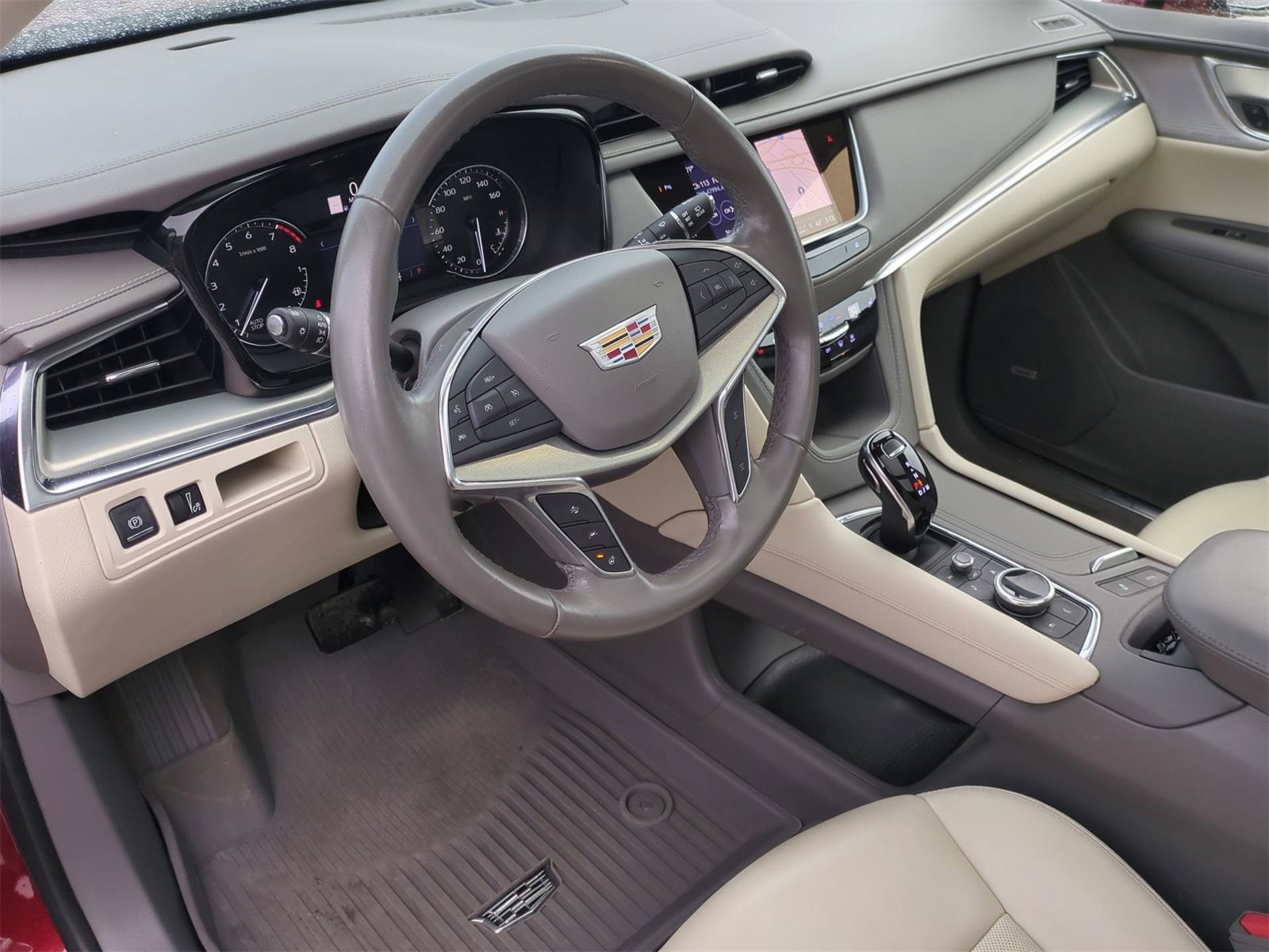 Thumbnail: 2022 Cadillac XT5 - 10