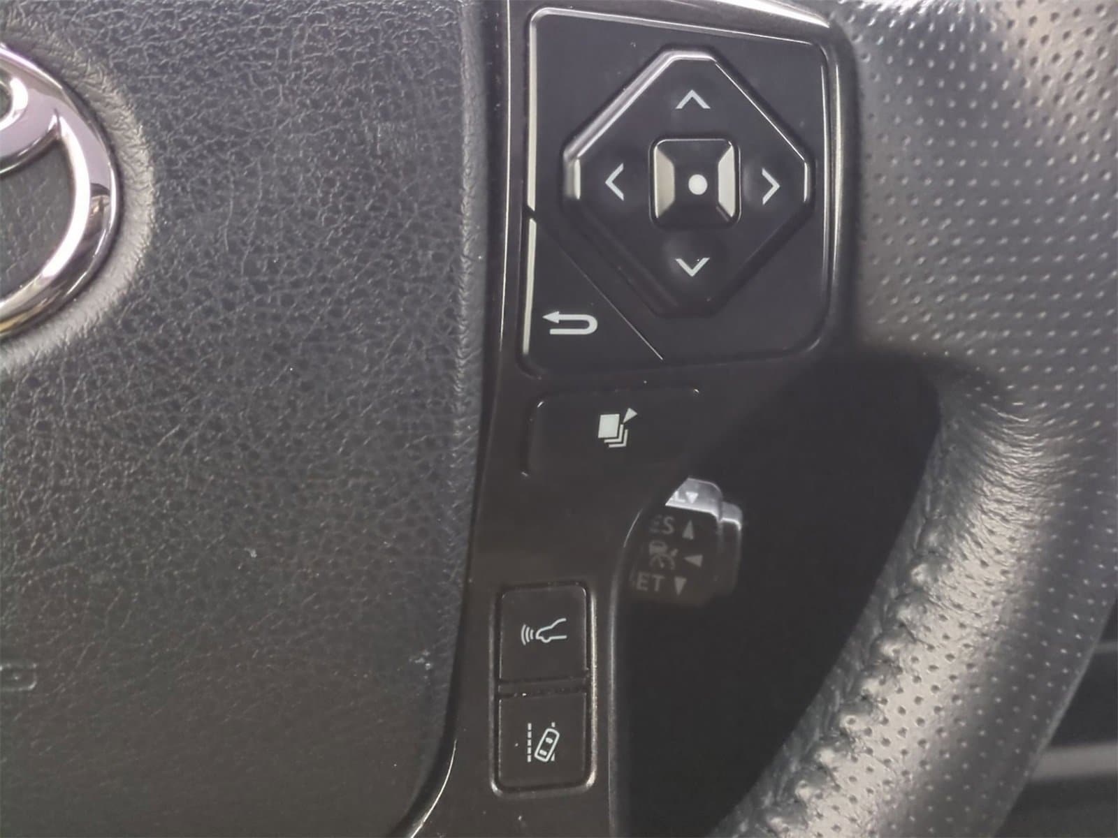 Thumbnail: 2022 Toyota 4Runner - 26