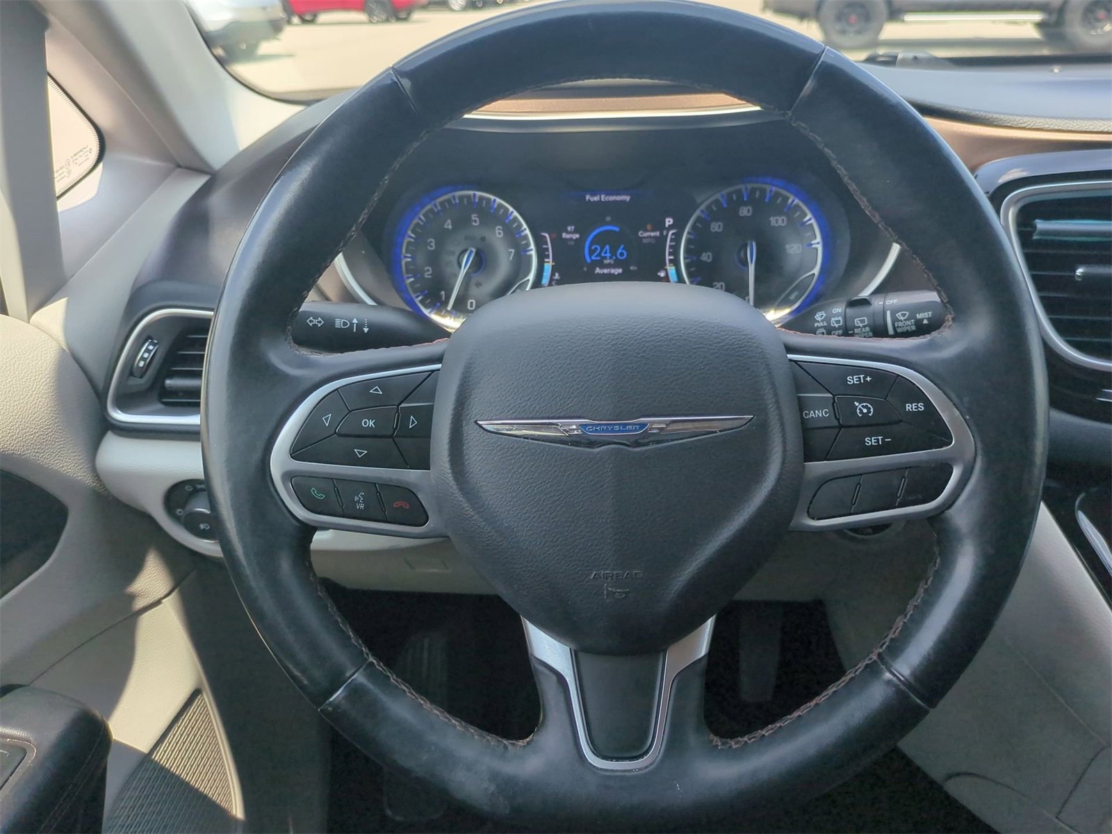 Thumbnail: 2017 Chrysler Pacifica - 22