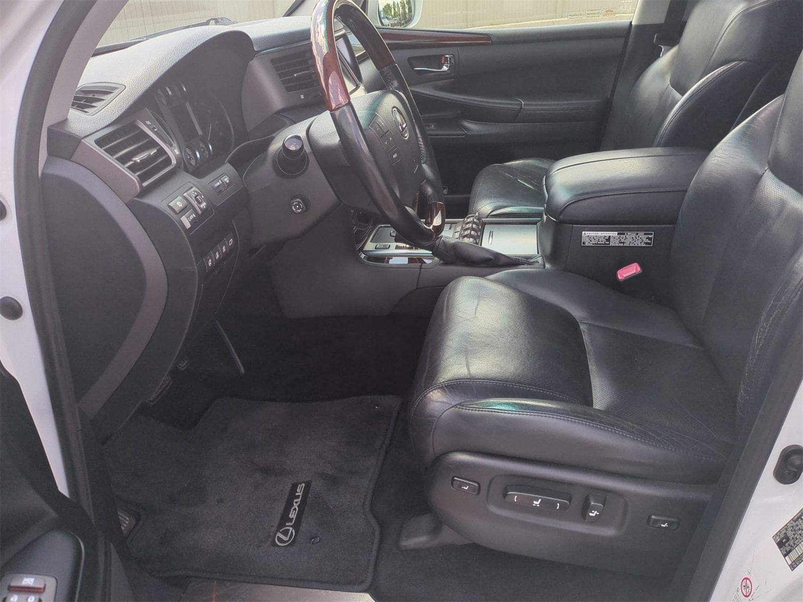 Thumbnail: 2011 Lexus LX - 16
