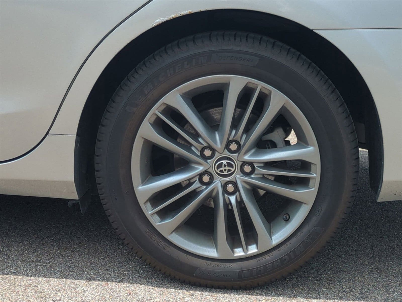 Thumbnail: 2015 Toyota Camry - 14