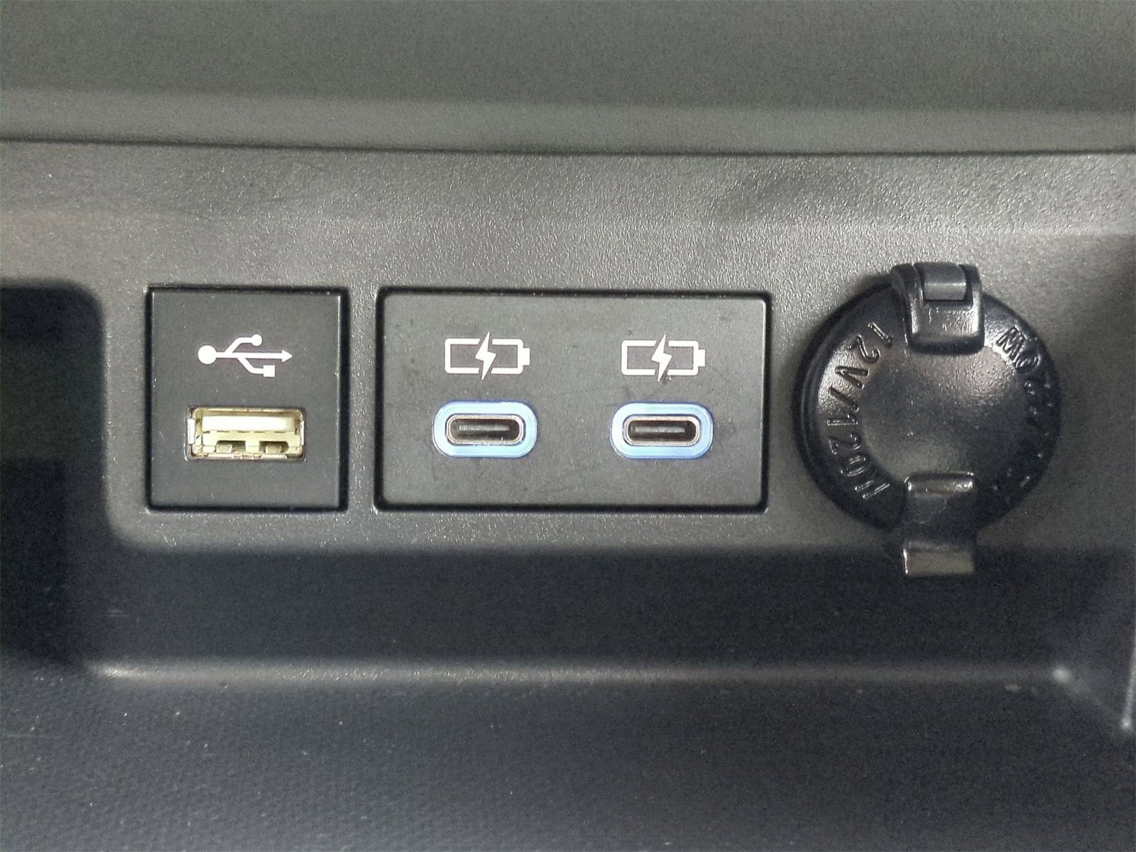 Thumbnail: 2022 Toyota Highlander - 32