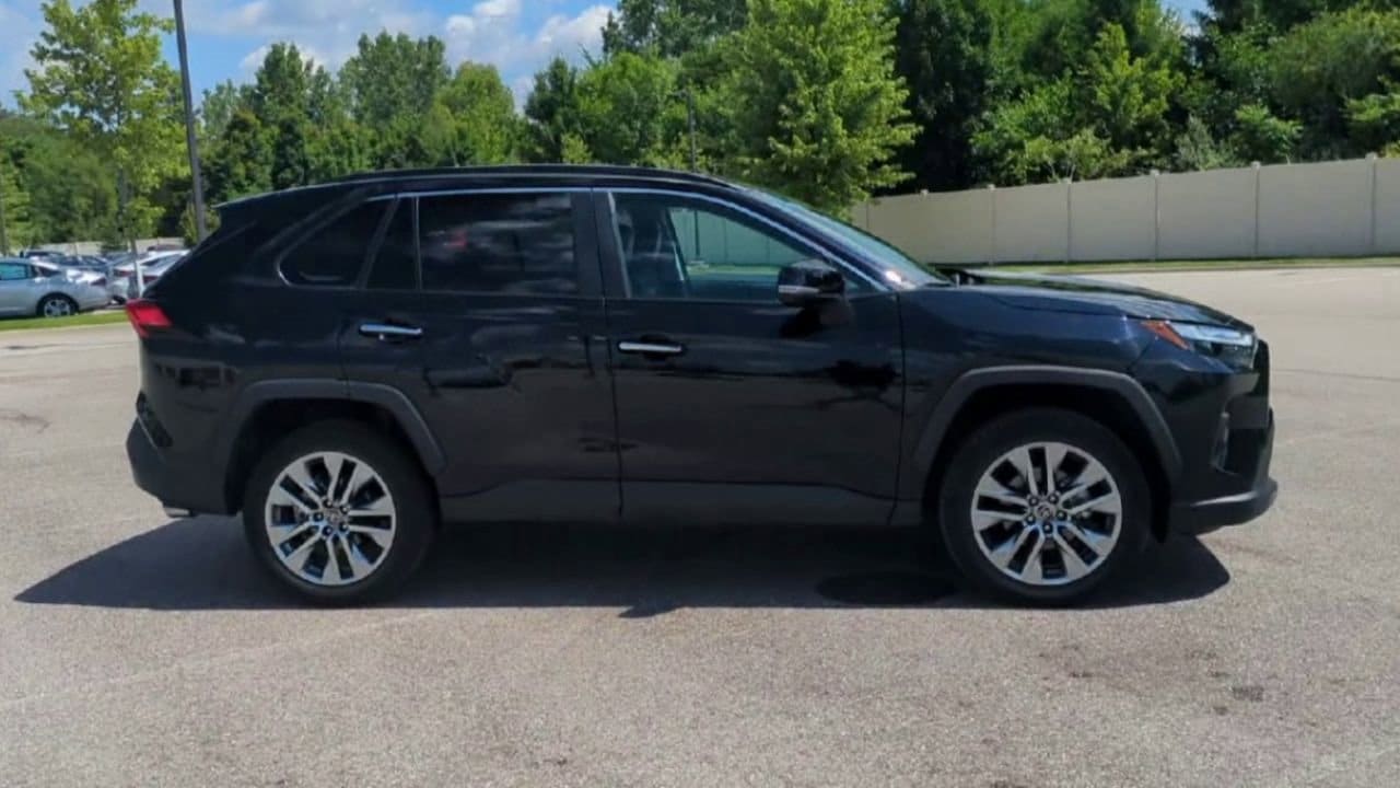 Thumbnail: 2023 Toyota RAV4 - 9