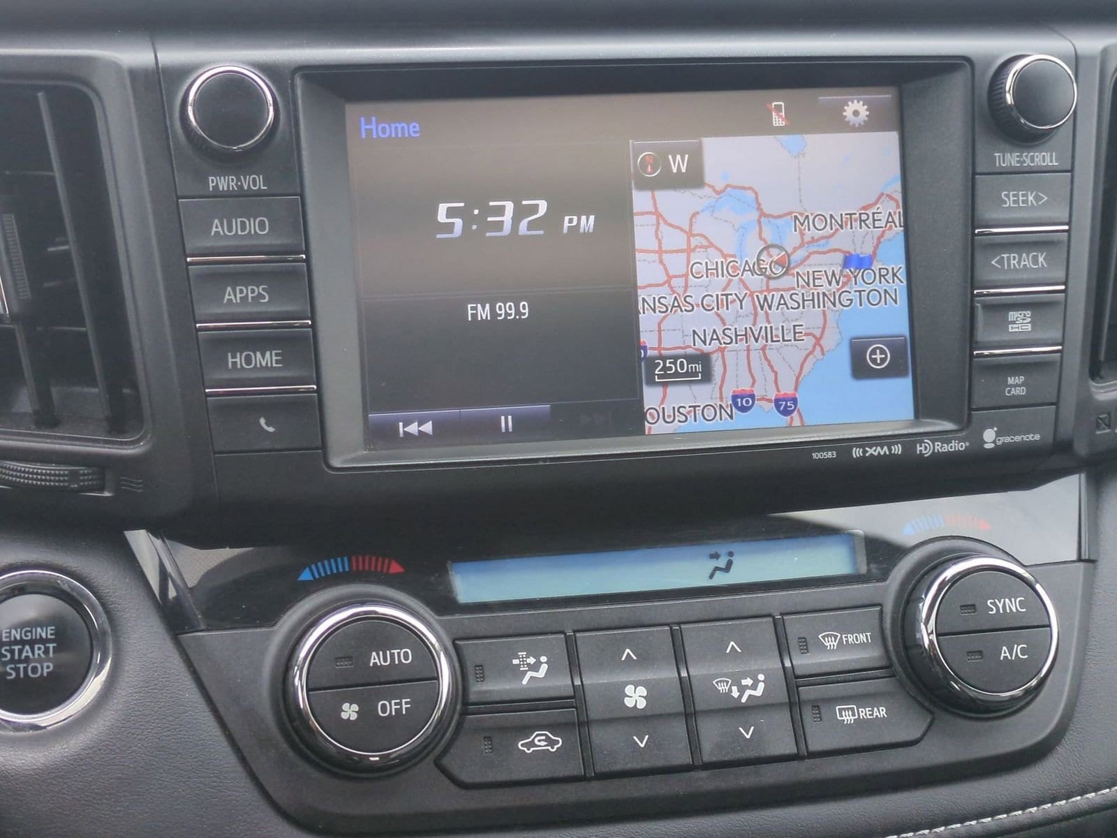 Thumbnail: 2017 Toyota RAV4 - 29