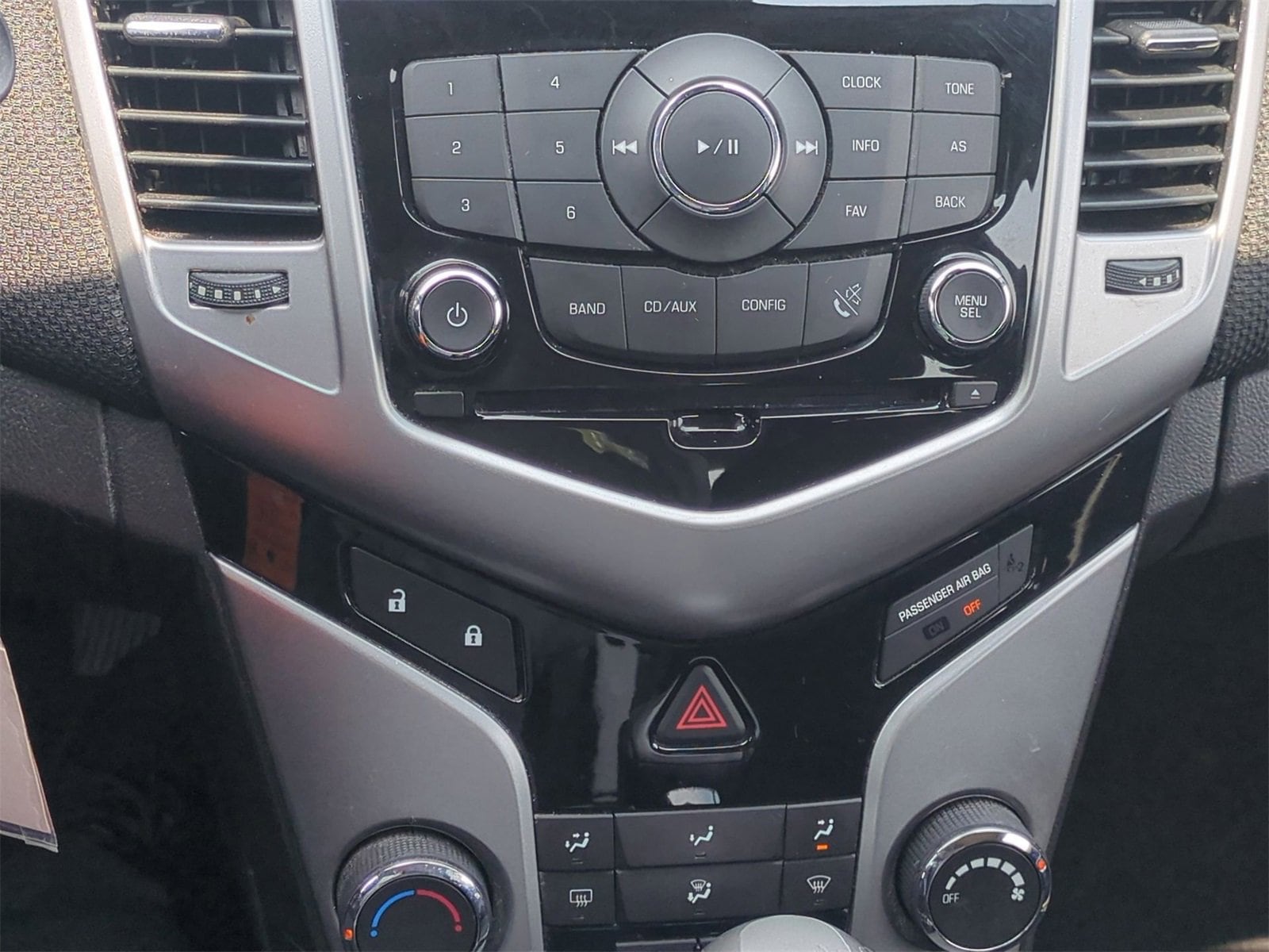 Thumbnail: 2014 Chevrolet Cruze - 27