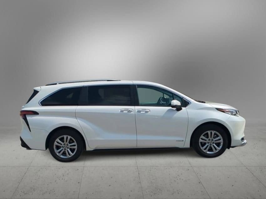 2021 Toyota Sienna Platinum 9
