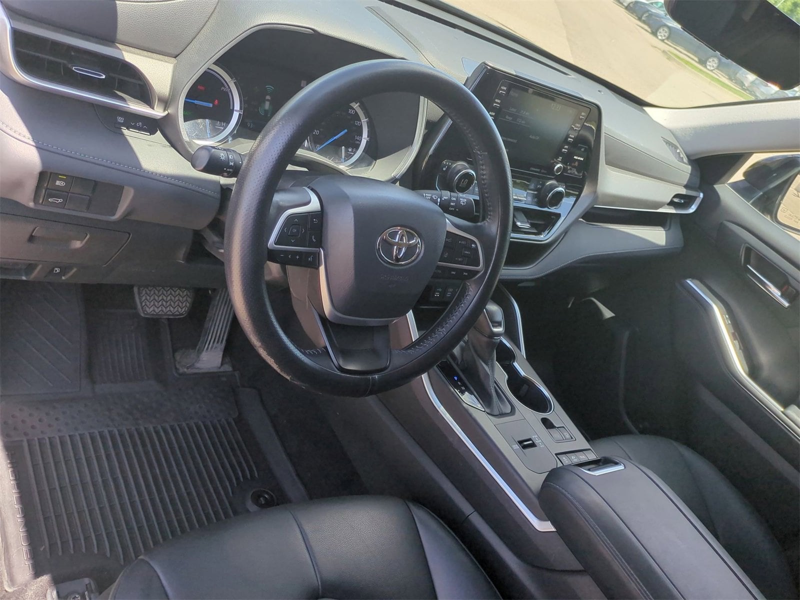 Thumbnail: 2022 Toyota Highlander - 10
