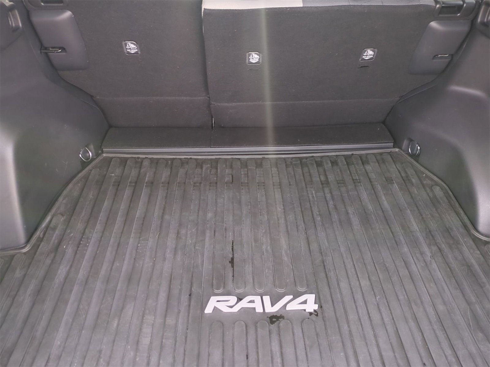 Thumbnail: 2022 Toyota RAV4 - 34