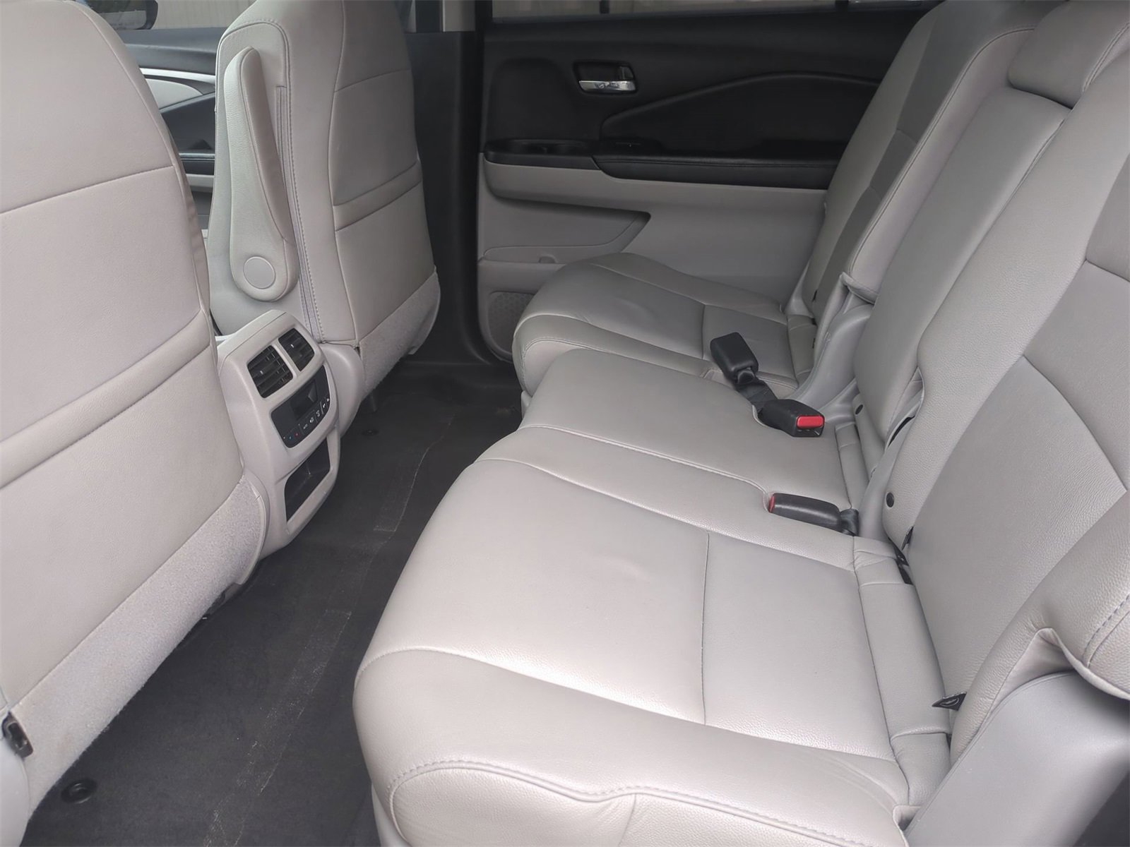 Thumbnail: 2018 Honda Pilot - 20