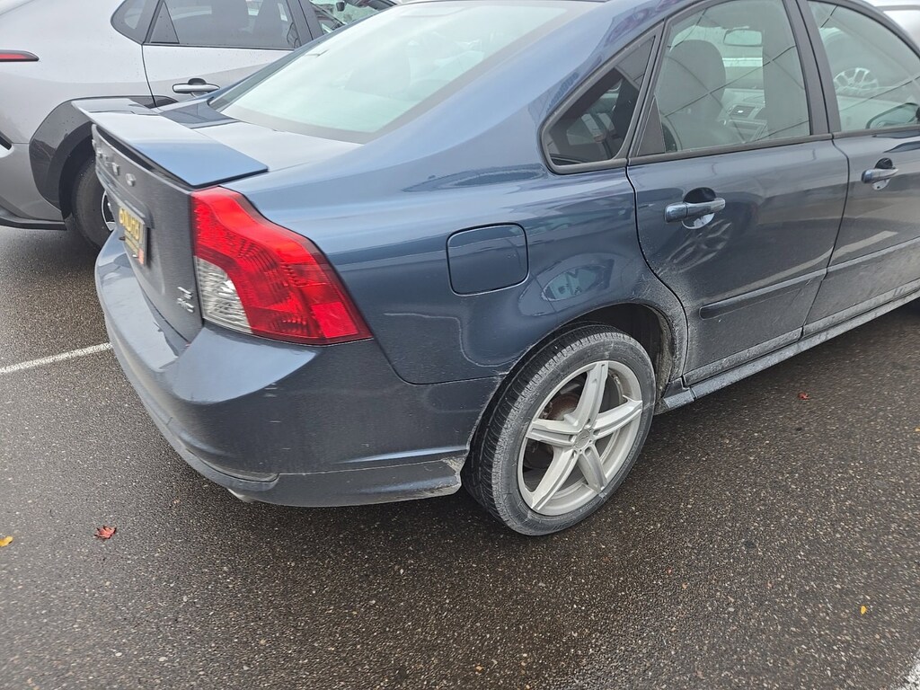 Used 2009 Volvo S40 T5 R-Design Sedan