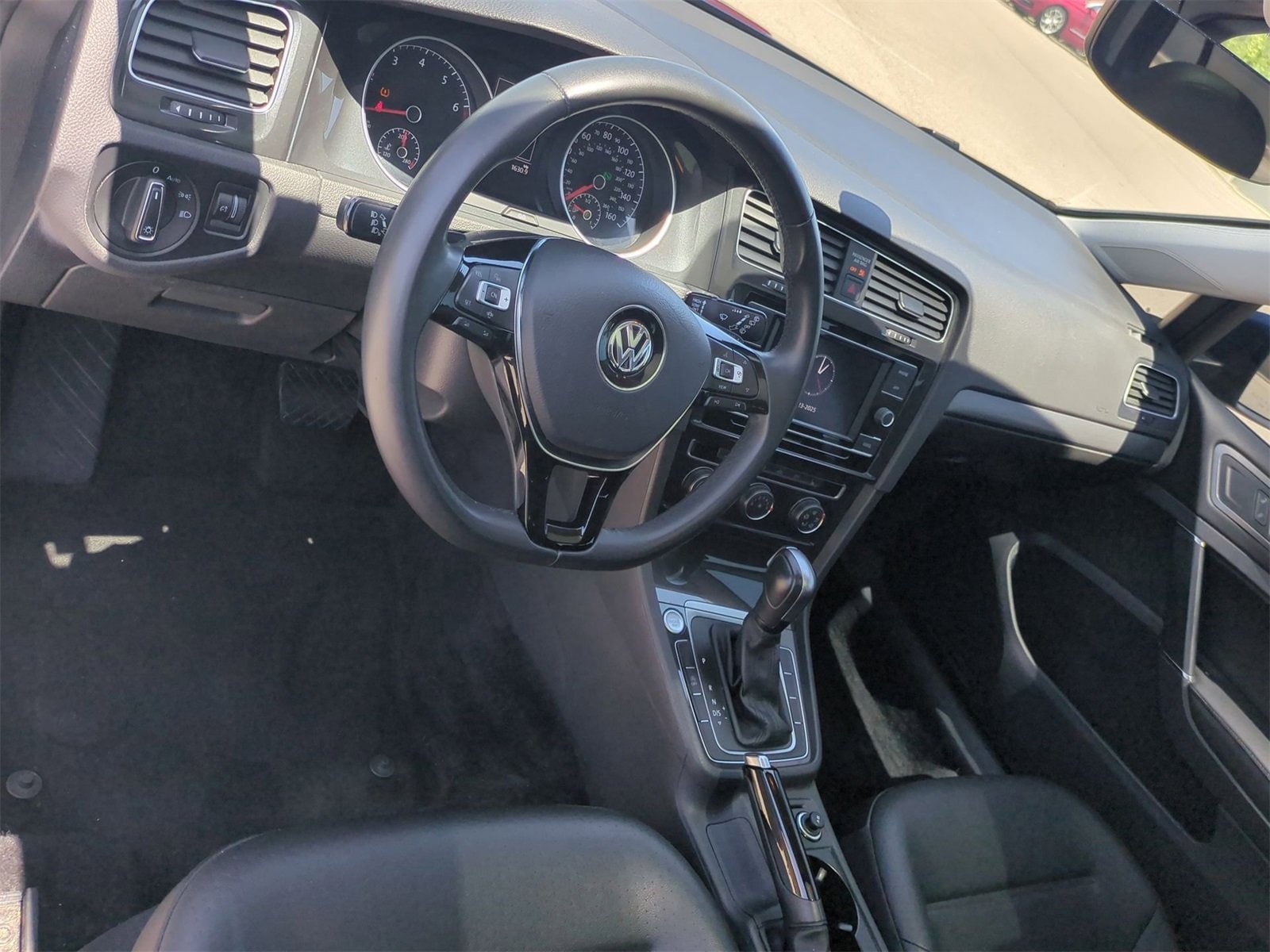 Thumbnail: 2020 Volkswagen Golf - 10