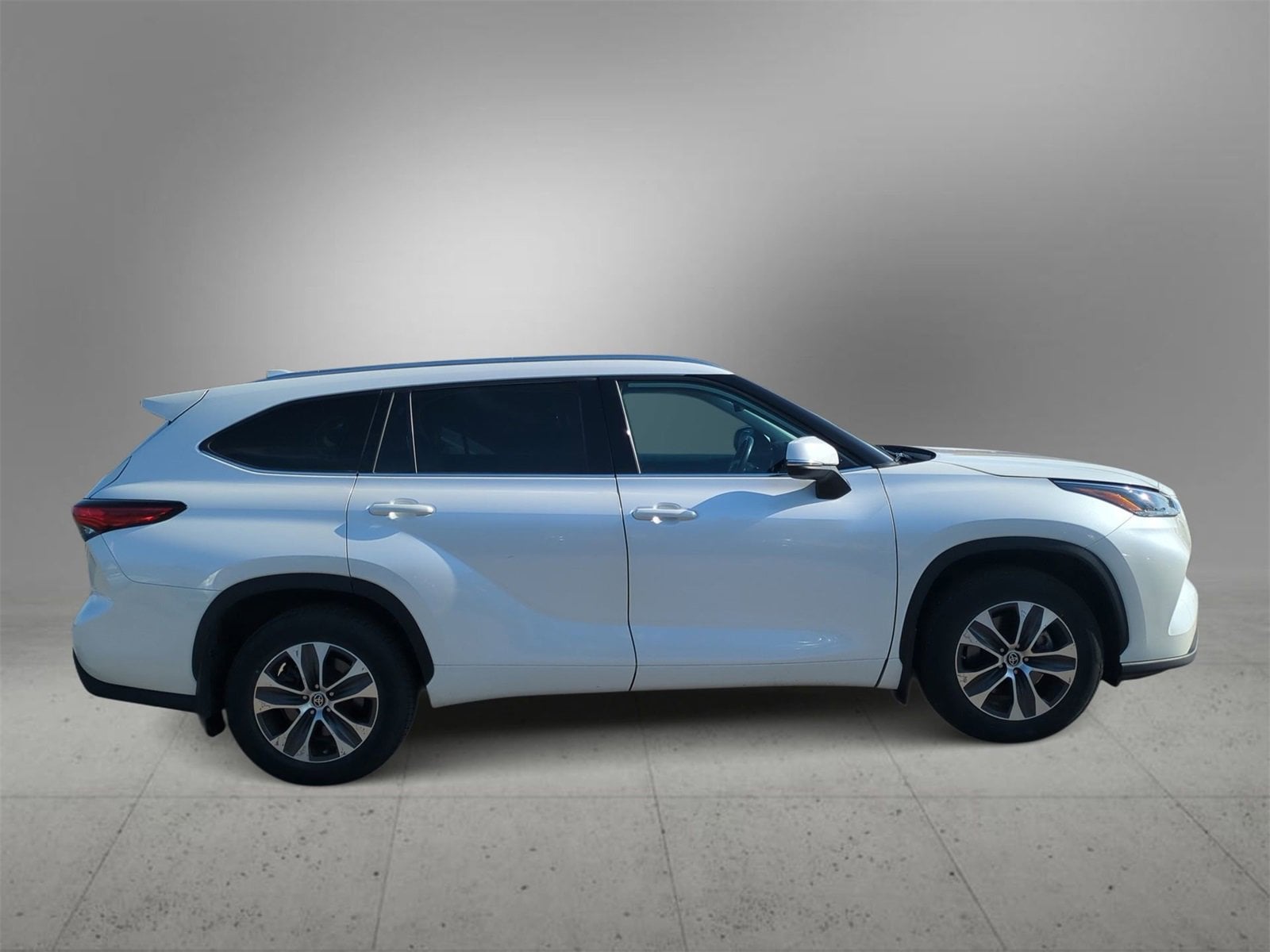 Thumbnail: 2021 Toyota Highlander - 9