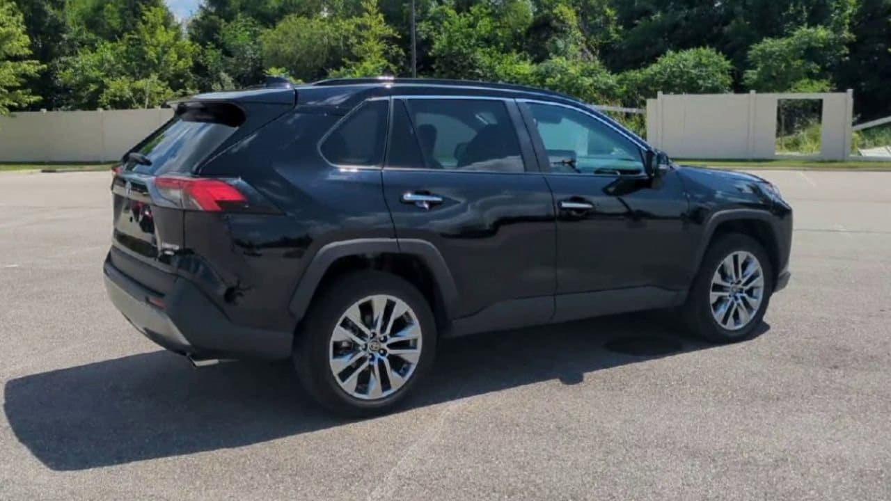 Thumbnail: 2023 Toyota RAV4 - 8