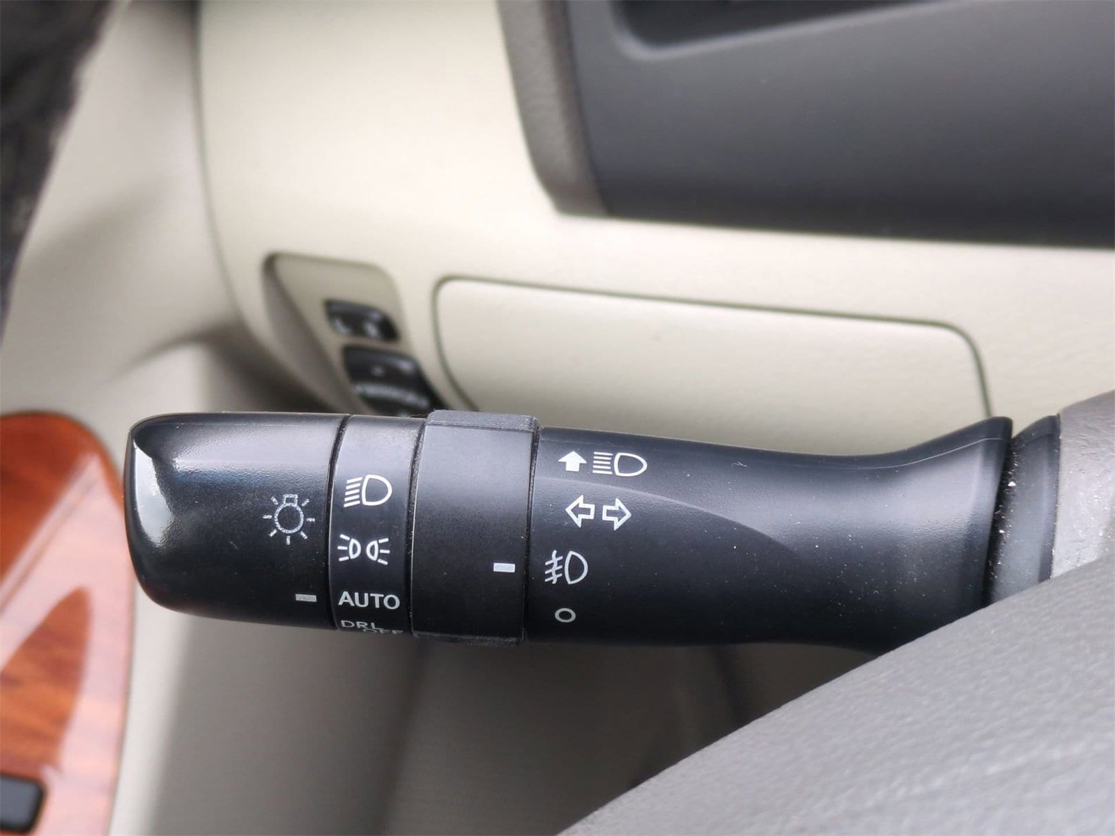 2010 Toyota Camry XLE 28