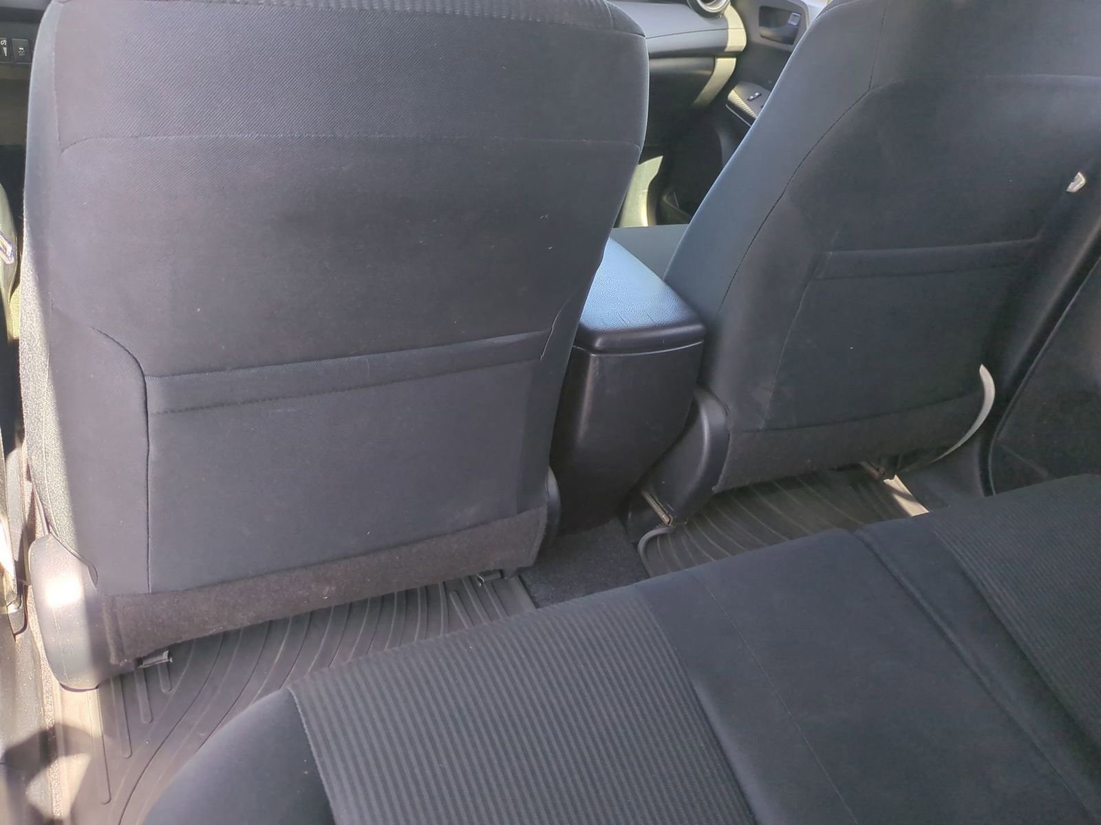 Thumbnail: 2015 Toyota RAV4 - 18