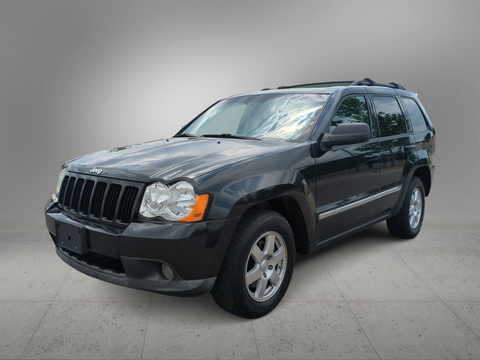 Thumbnail: 2010 Jeep Grand Cherokee - 4