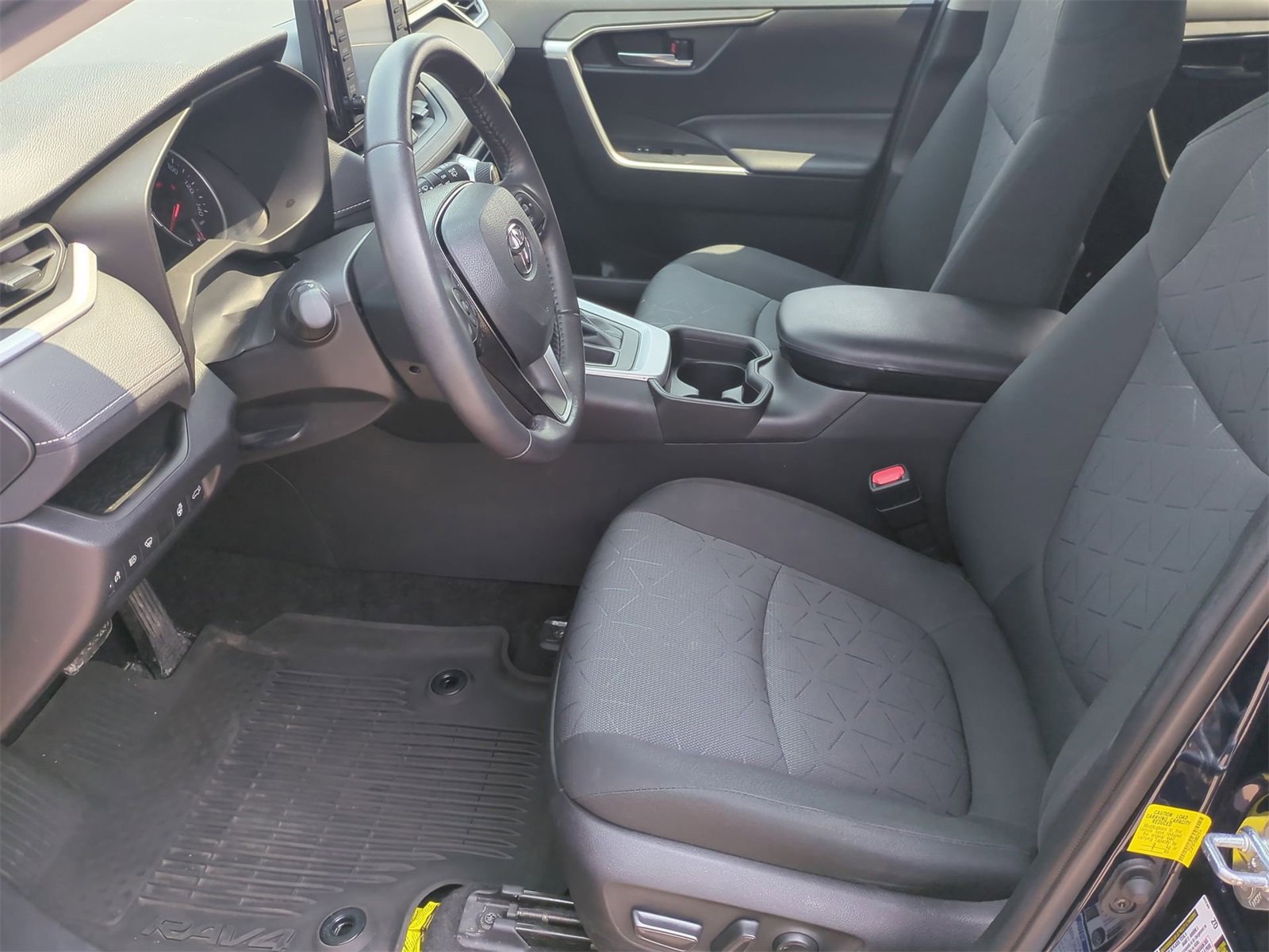 Thumbnail: 2021 Toyota RAV4 - 16