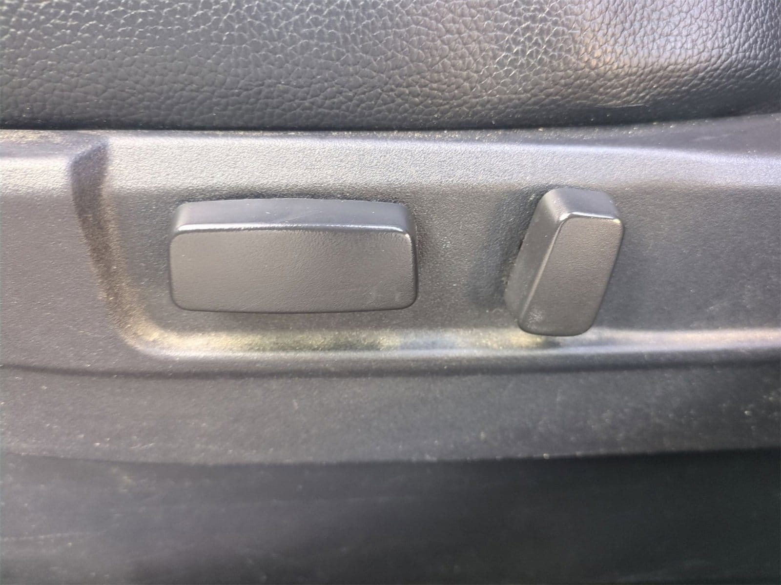 Thumbnail: 2017 Mitsubishi Outlander - 17