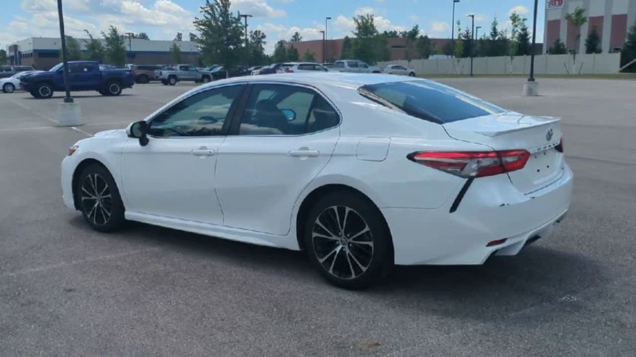 Thumbnail: 2018 Toyota Camry - 6
