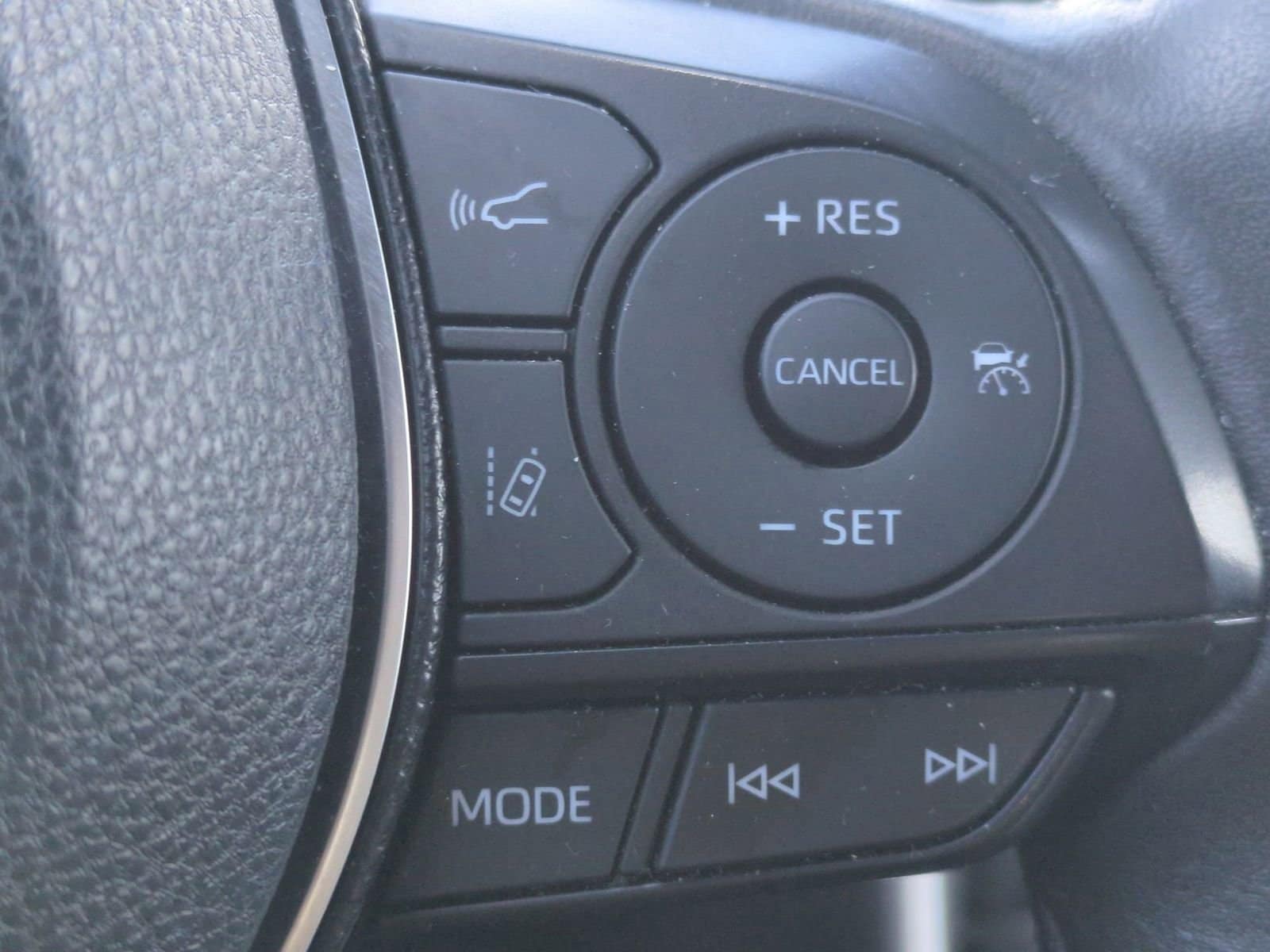 Thumbnail: 2020 Toyota RAV4 - 26