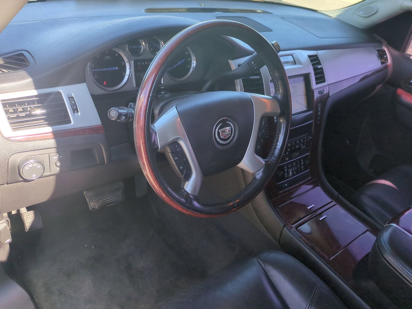 Thumbnail: 2012 Cadillac Escalade - 10