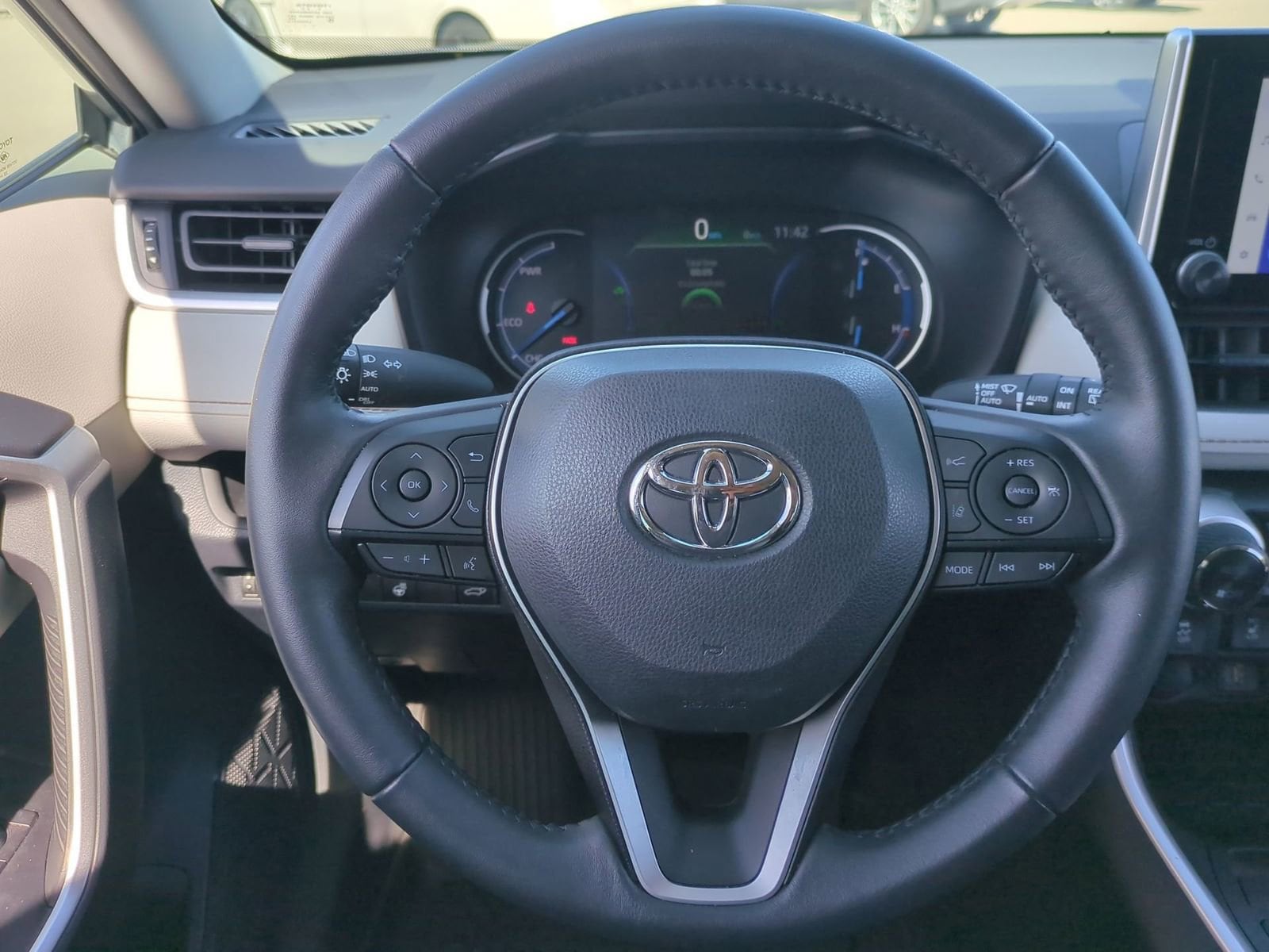 Thumbnail: 2023 Toyota RAV4 - 24