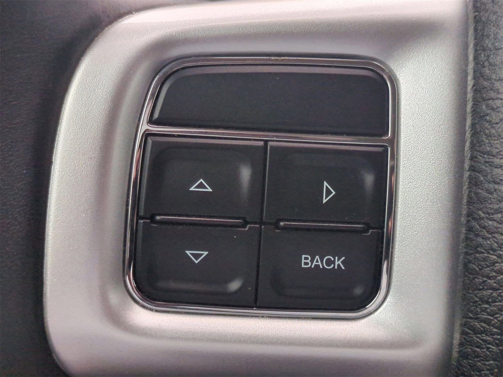 Thumbnail: 2018 Dodge Journey - 23