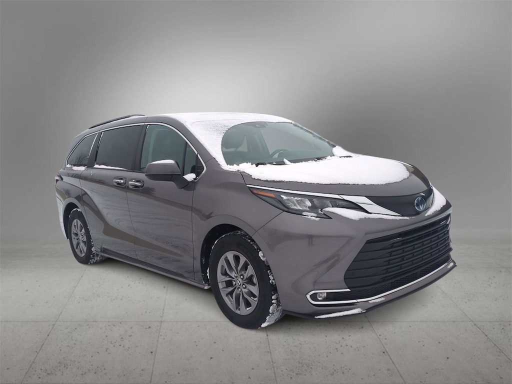 Certified 2024 Toyota Sienna XLE Van Passenger Van