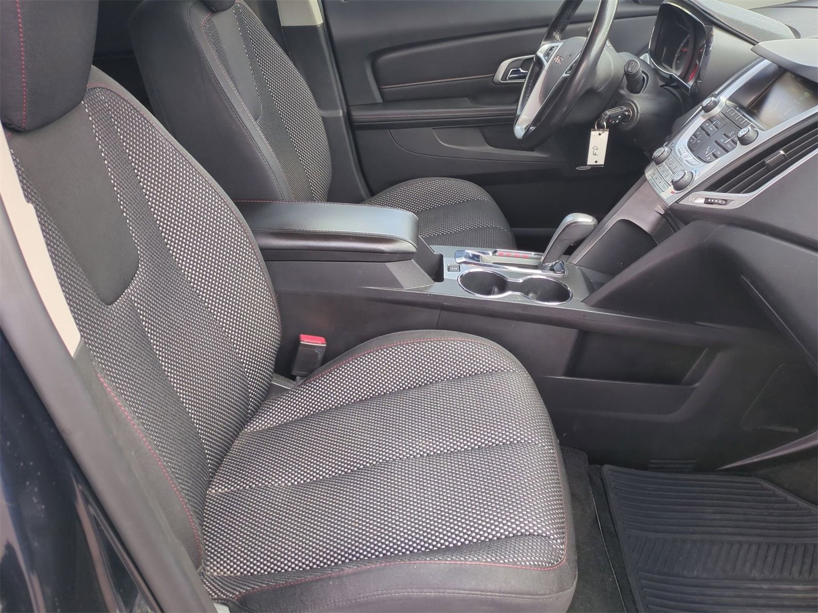 Thumbnail: 2015 GMC Terrain - 21