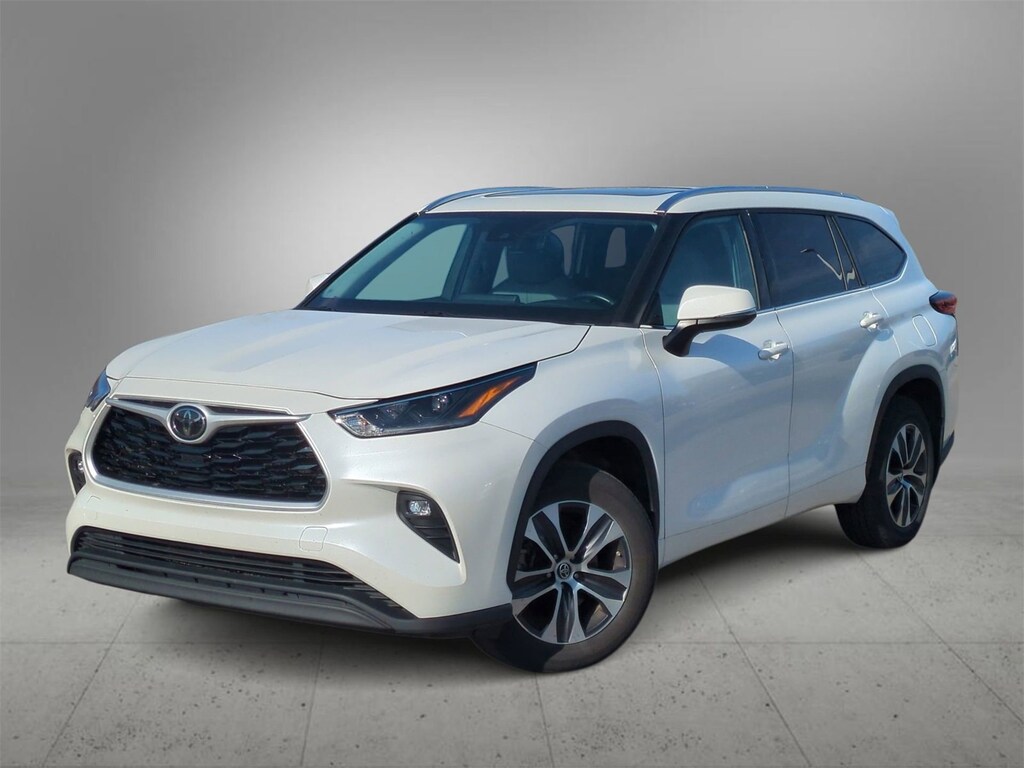 Used 2021 Toyota Highlander XLE SUV
