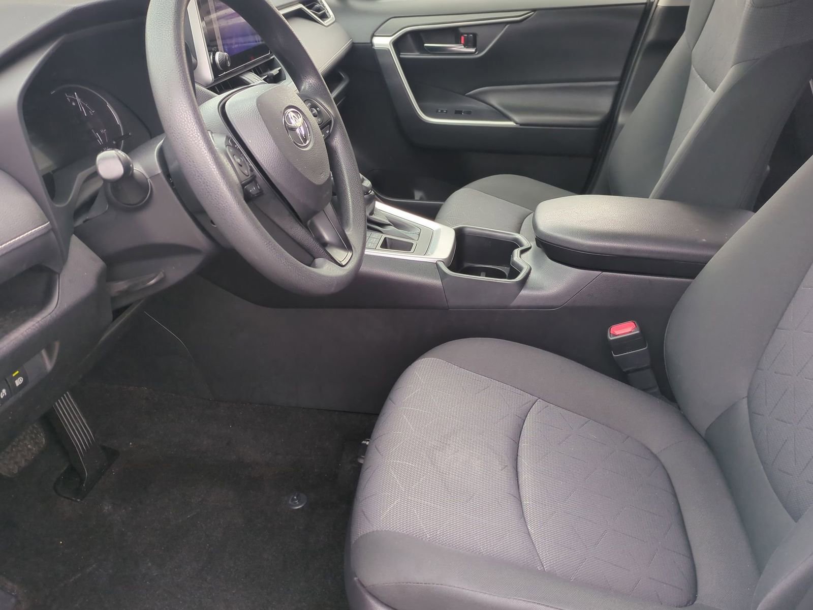 Thumbnail: 2023 Toyota RAV4 - 16