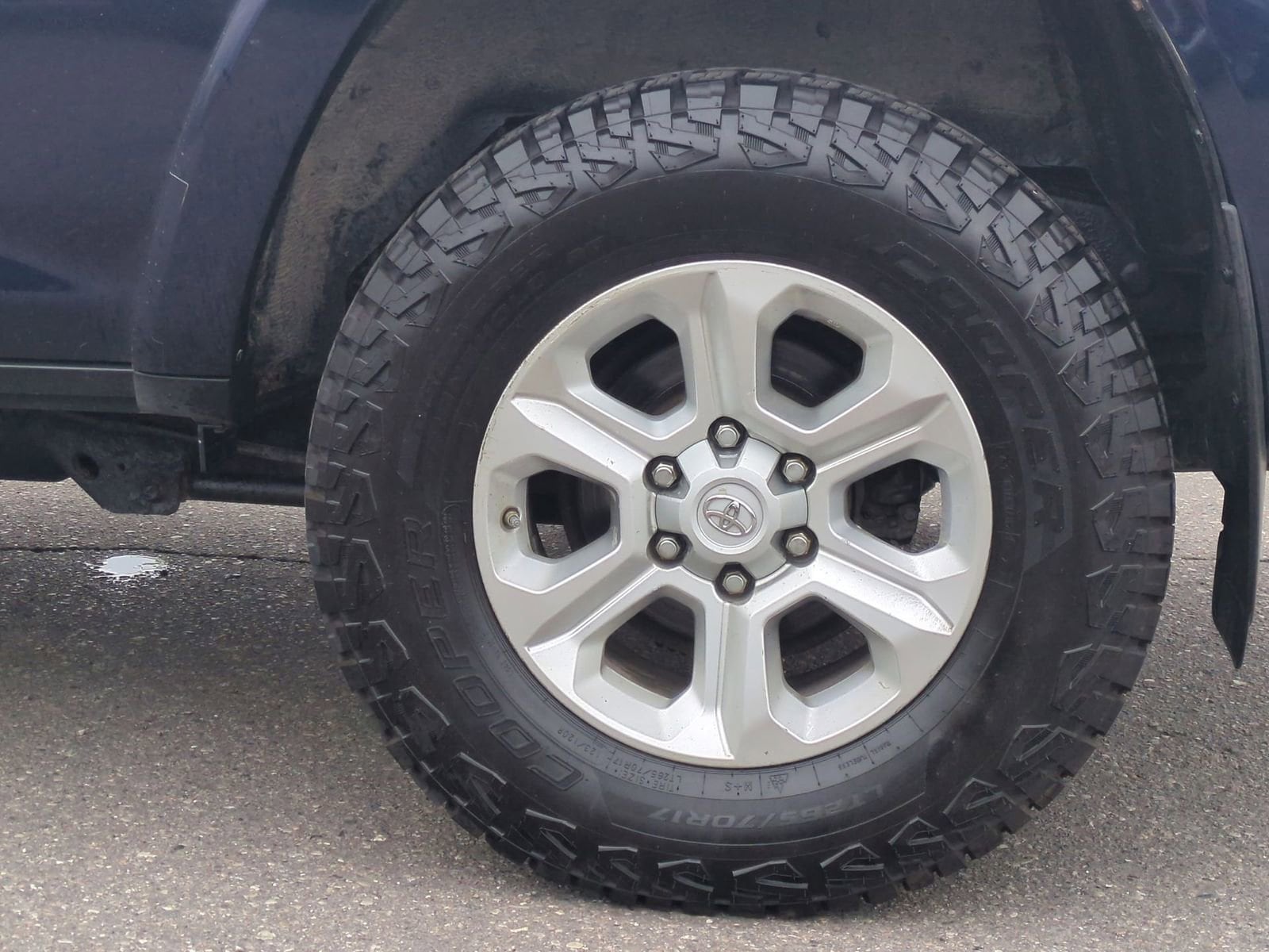 Thumbnail: 2015 Toyota 4Runner - 14