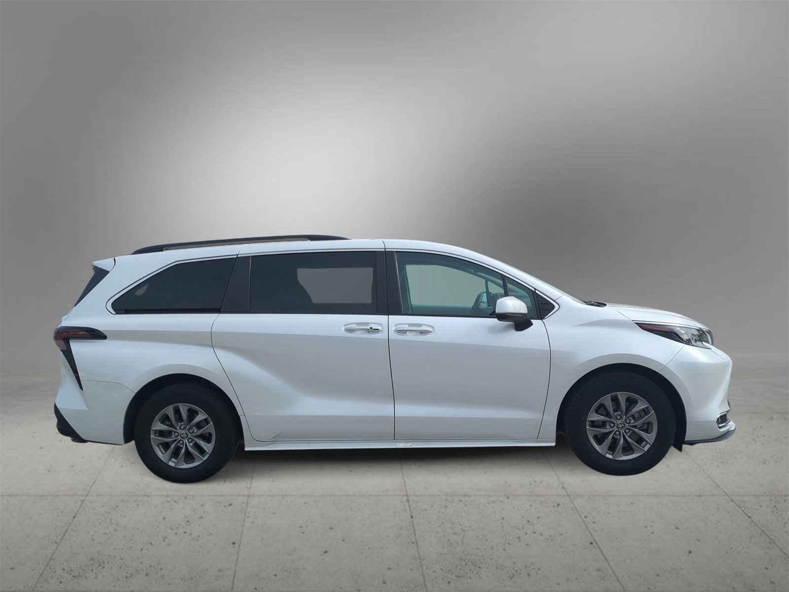 Thumbnail: 2024 Toyota Sienna - 9