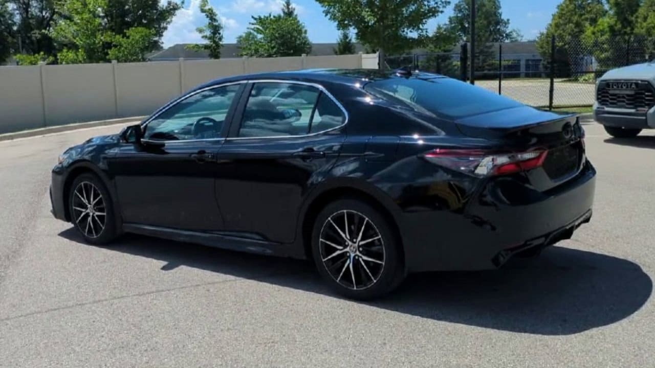Thumbnail: 2022 Toyota Camry - 6