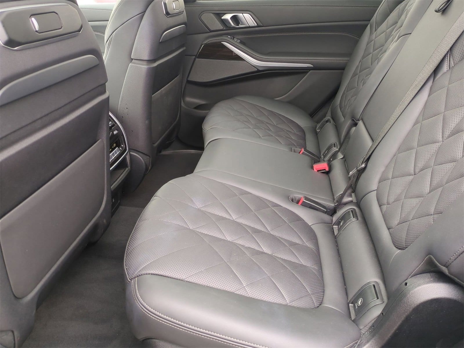 Thumbnail: 2024 BMW X7 - 20