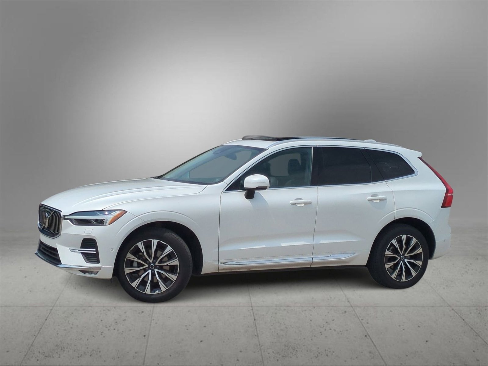 2023 Volvo XC60 B5 Plus -
                  Farmington Hills, MI