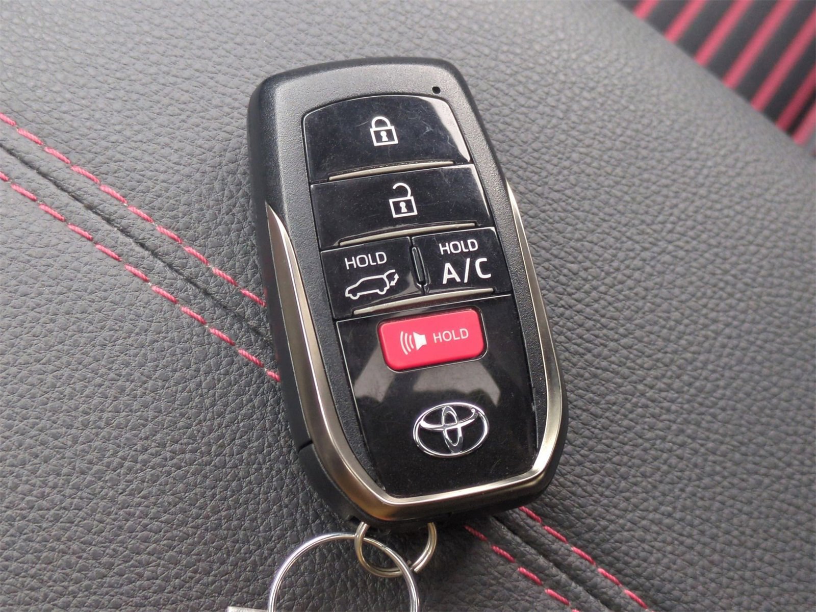 Thumbnail: 2025 Toyota RAV4 - 36