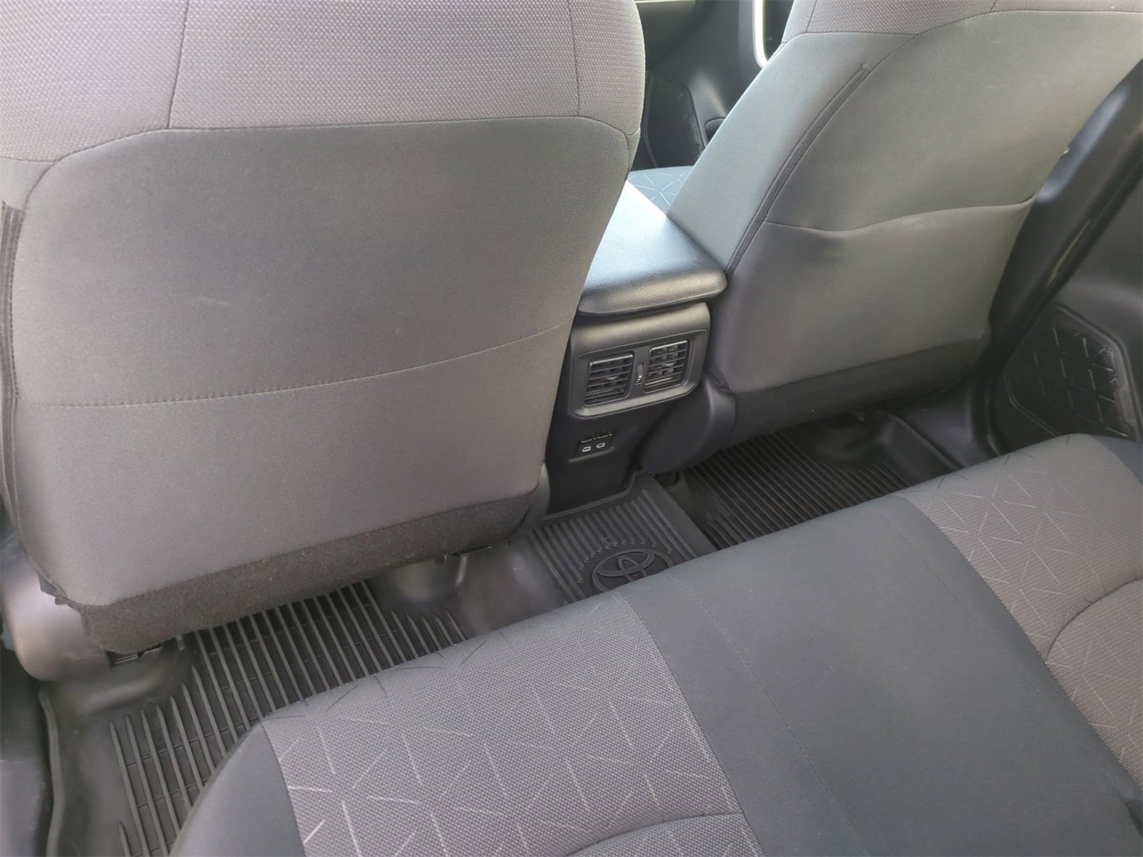 Thumbnail: 2023 Toyota RAV4 - 18