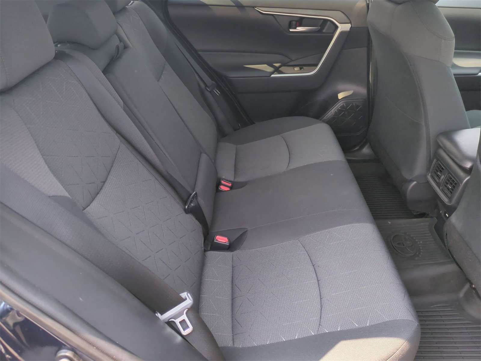 Thumbnail: 2021 Toyota RAV4 - 21