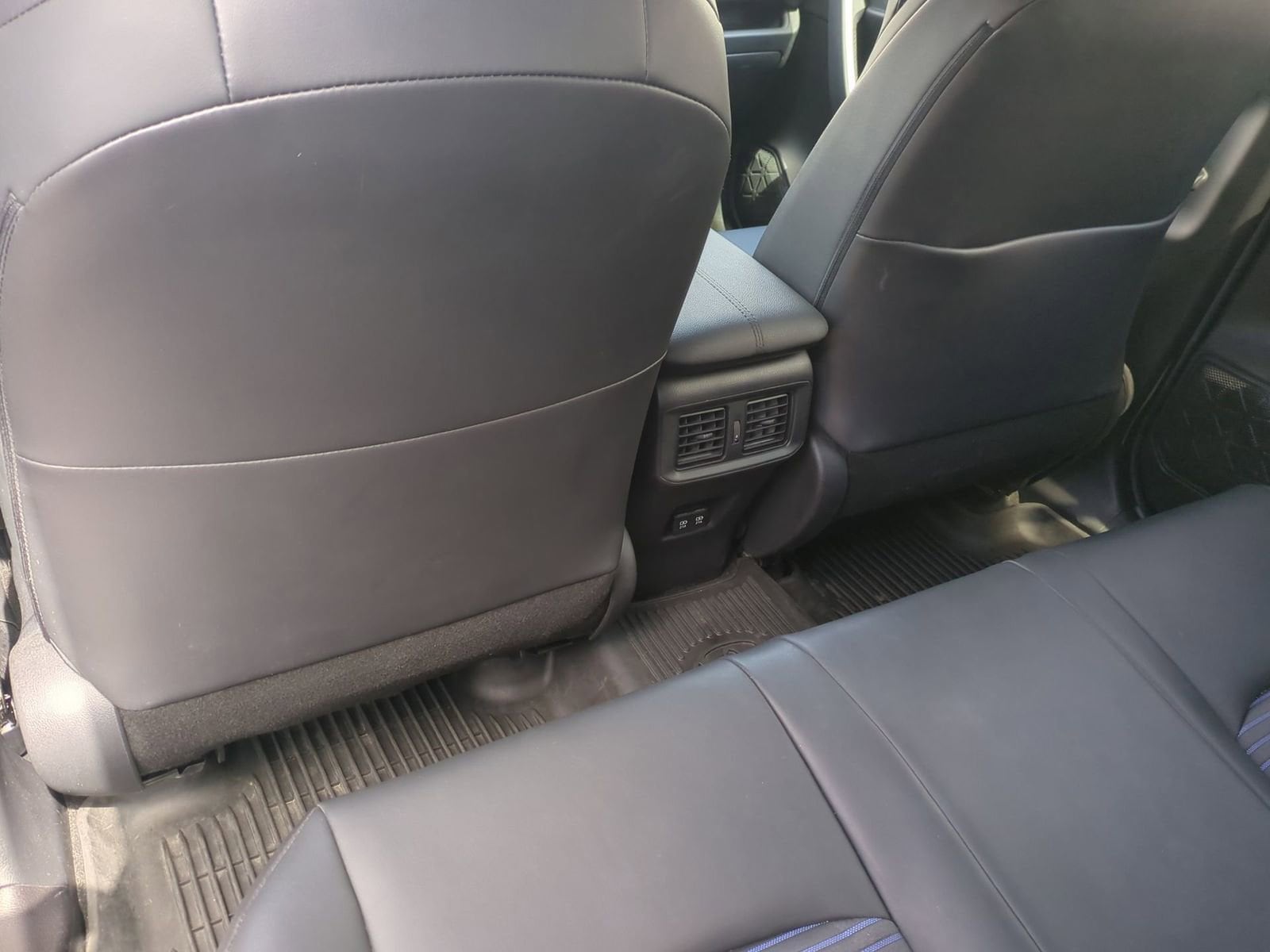 Thumbnail: 2020 Toyota RAV4 - 18