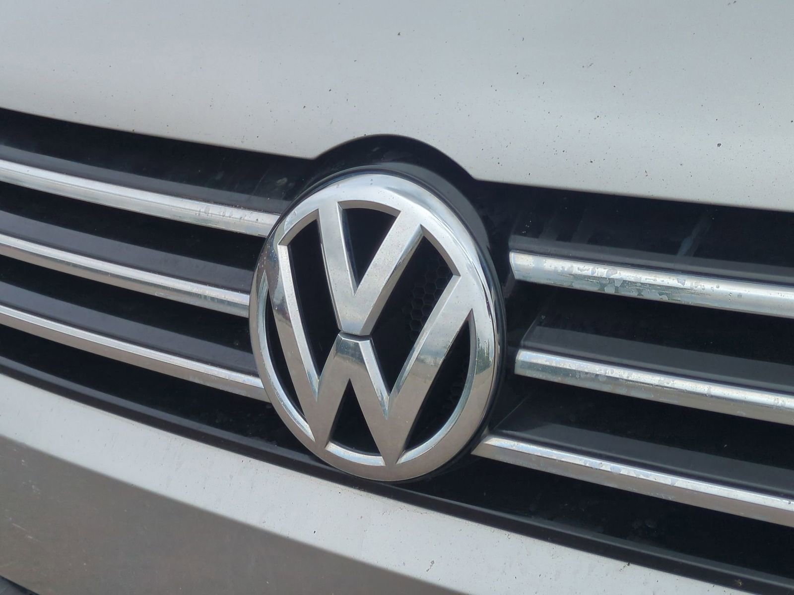 Thumbnail: 2013 Volkswagen Passat - 12