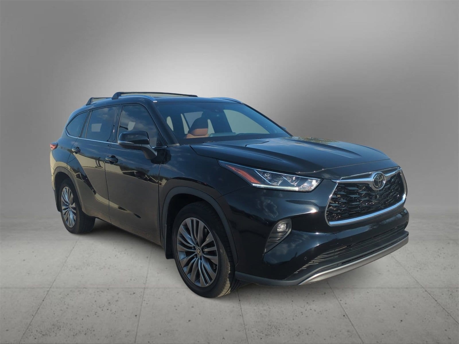 Thumbnail: 2022 Toyota Highlander - 2