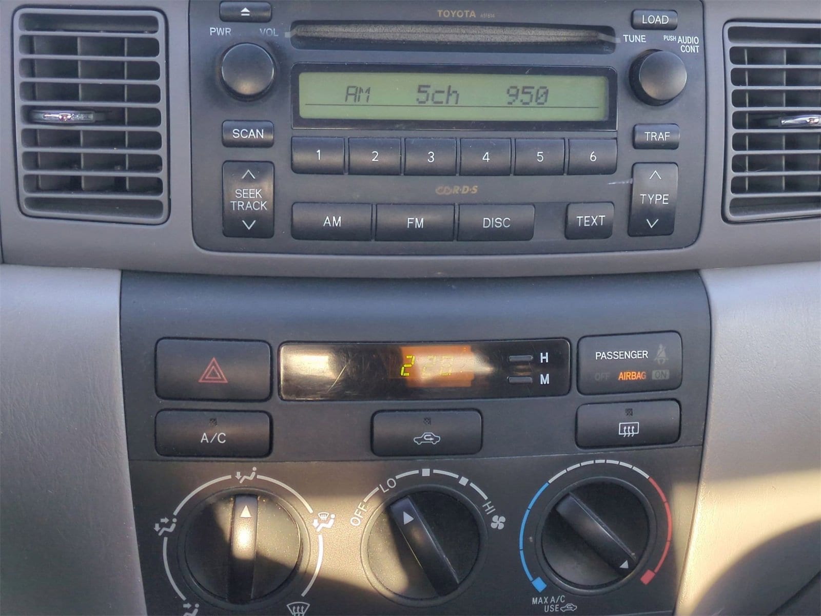 Thumbnail: 2005 Toyota Corolla - 26